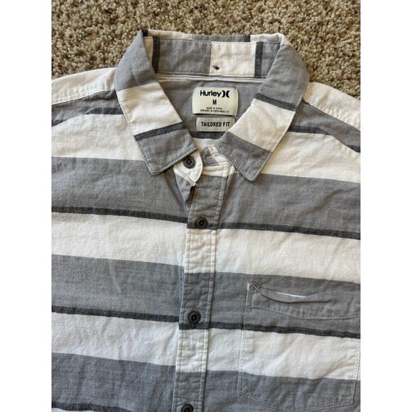 HURLEY Short Sleeve shirt, size Medium, Tailored Fit, Gray & white striped - Picture 3 of 9